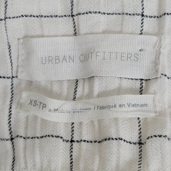 Urban Outfitters NWT Plunging Wide Leg Jumpsuit Size XS. - Picture 10 of 13